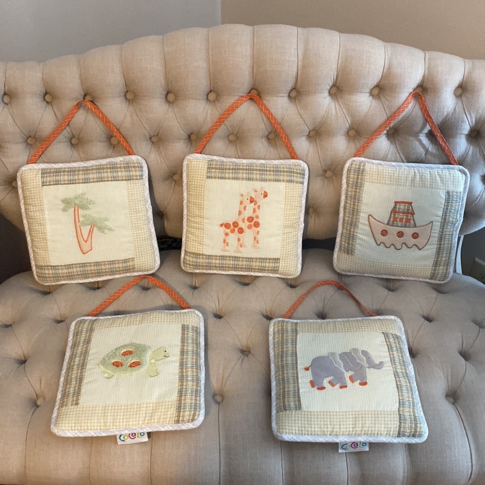 Noah’s Ark 🐘 🦒 🐢 🌴 Square Pillow Hangings (5)